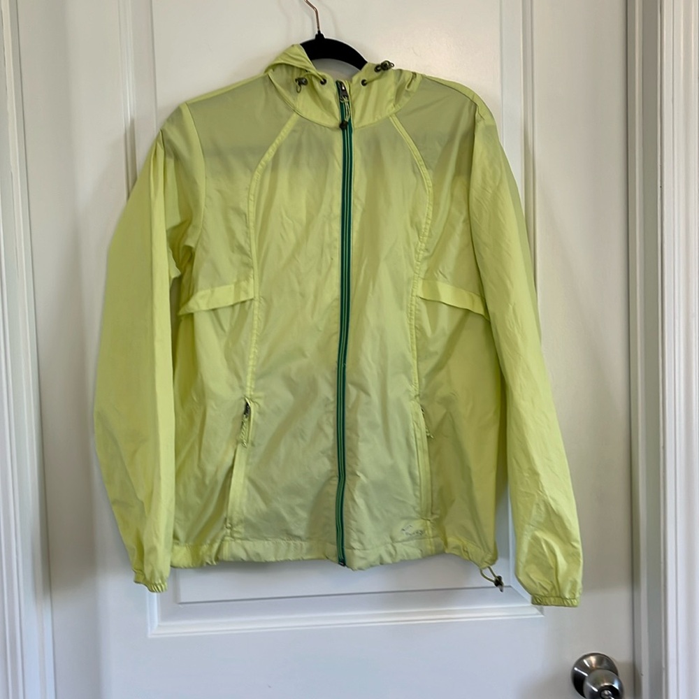 Eddie Bauer lightweight hooded rain jacket size medium